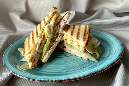 Сэндвич с тунцом