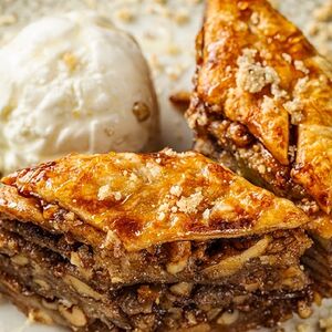 Пахлава с мороженым