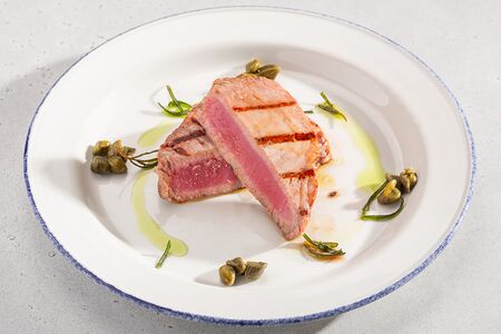 Стейк из тунца