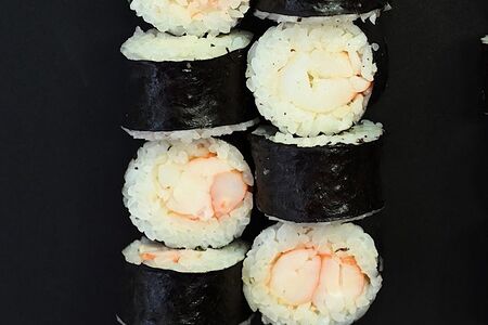 Маки с креветкой