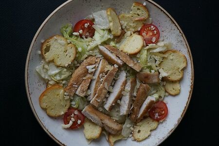 Цезарь с курицей