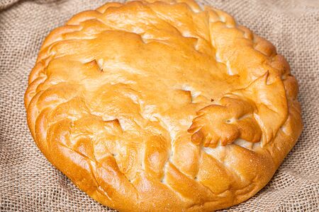 Пирог с горбушей и картофелем