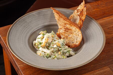 Салат с яйцом