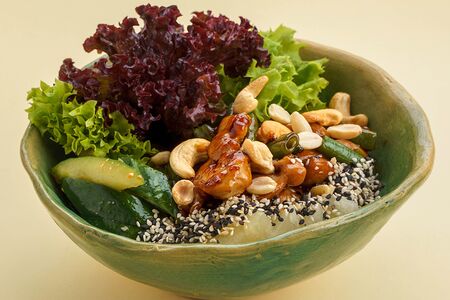 С бедром цыпленка