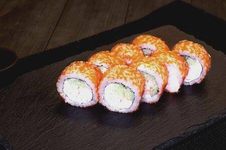 Калифорния в масаго с креветкой