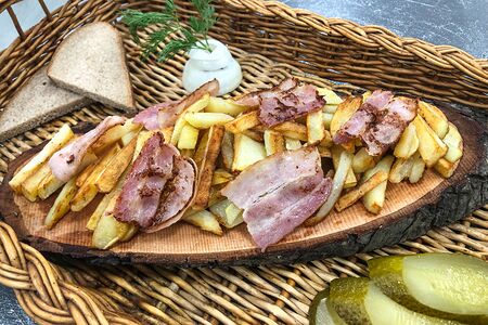 Жареная картошка с беконом