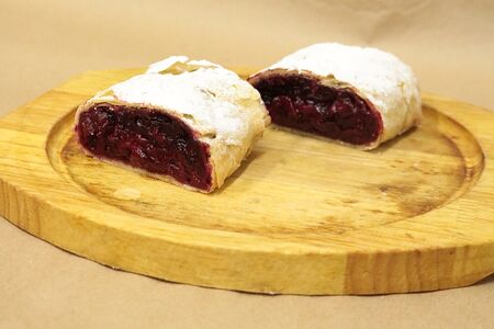 Вишневый с горьким шоколадом