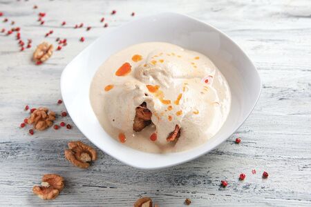 Баже с обжаренным цыпленком