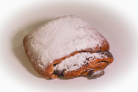 Булочка с маком