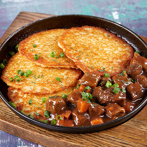 Драники с гуляшом из говядины