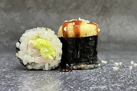 Малый запеченный с курицей