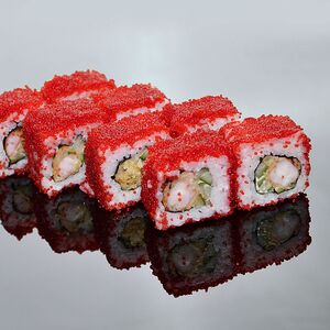 Фирменный ролл Калифорния с креветкой