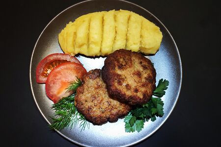Котлеты по-грузински с пюре