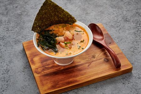 Биск рамен с креветками