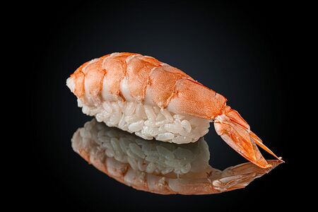 Суши с креветкой