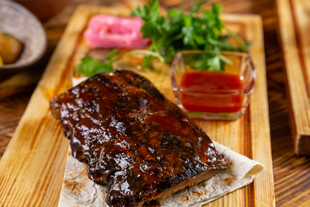 Ребра собственного копчения в медовой глазури