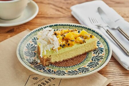 Чизкейк с манго и маракуйей