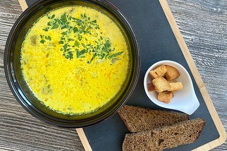 Суп Сливочно-сырный с грибами и гренками