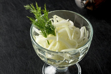 Лук маринованный