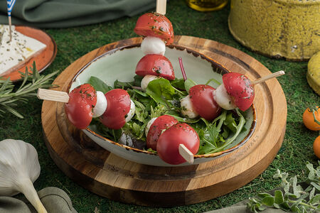 Капрезе по-гречески