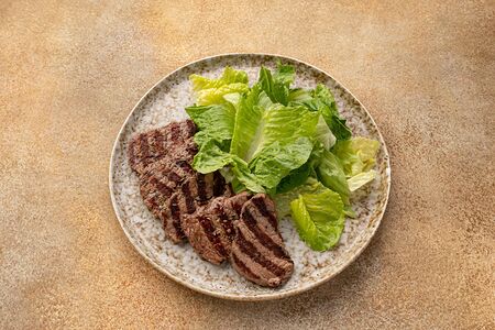 Медальоны из говяжьей вырезки