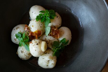 Маринованная моцарелла