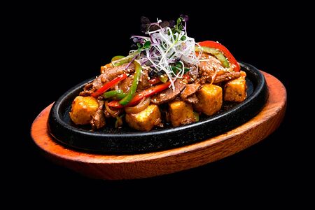 Тыби жареный с говядиной и овощами