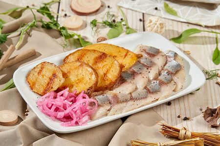 Сельдь с картофелем