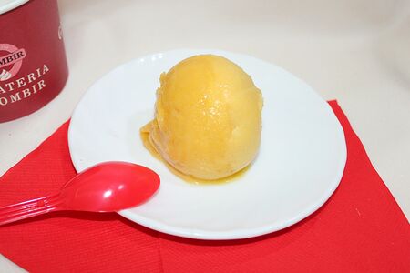 Сорбет Манго-маракуйя