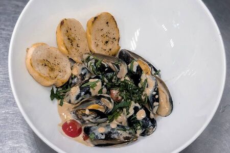 Мидии в соусе Дорблю