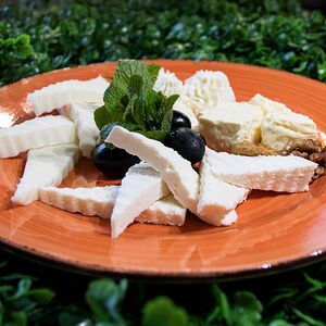 Сырная тарелка по-кавказски