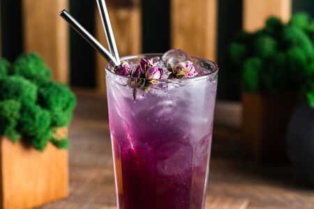 Домашний лимонад персик-фиалка