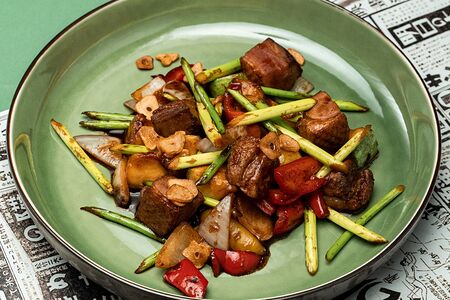 Утка со стрелками чеснока