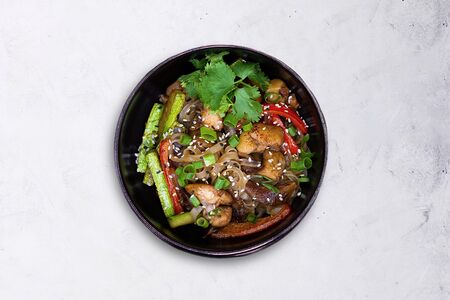 Wok лапша с цыплёнком