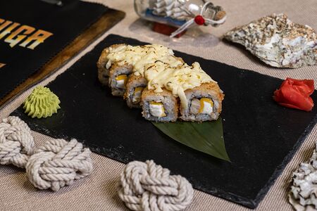 Ролл Чизо Рору Жареный