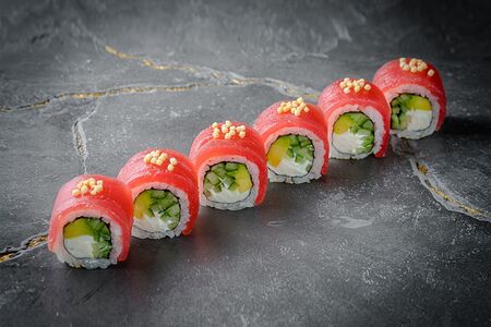 Ролл Филадельфия с тунцом