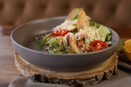 Салат Цезарь с куриным филе