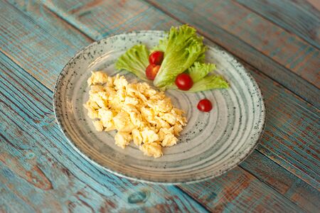 Скрембл из трех яиц