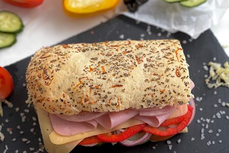 Сэндвич с ветчиной и индейкой