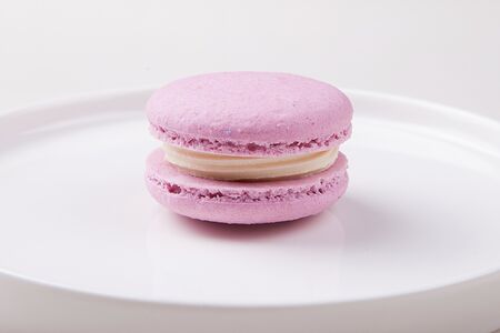 Макарон Черная смородина