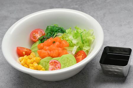 Поке с лососем