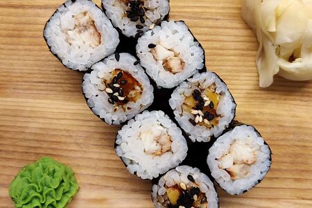 Классический ролл с угрем