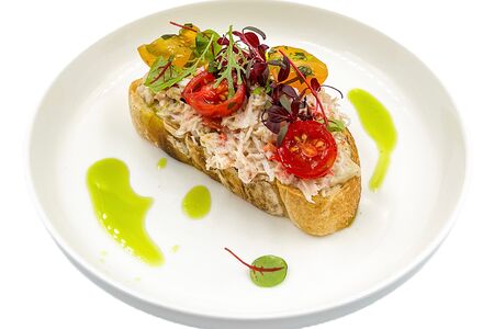 Брускетта с мясом краба