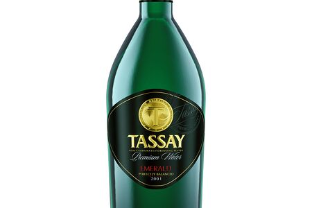 Вода питьевая газированная Tassay emerald 0,75л