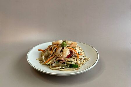 Удон с морепродуктами