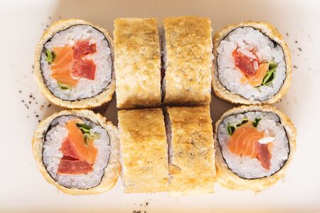 Ролл горячий с лососем