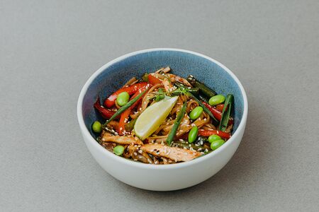 Вок с курицей