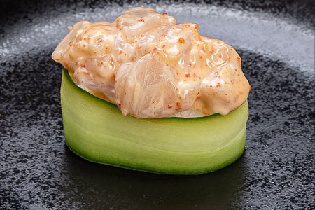 Хотате спайси суши