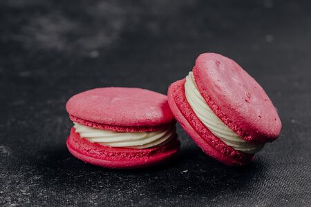 Макарон Соленая карамель