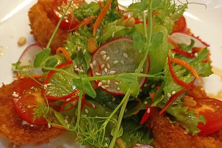 Салат с кальмаром в кляре